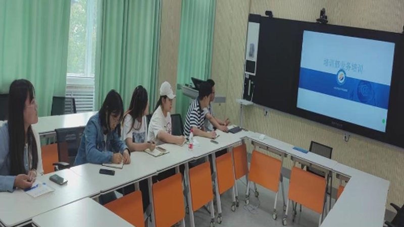 音响系统是企业培训中不可或缺的部分。在定制音响系统时，需要考虑以下参数：