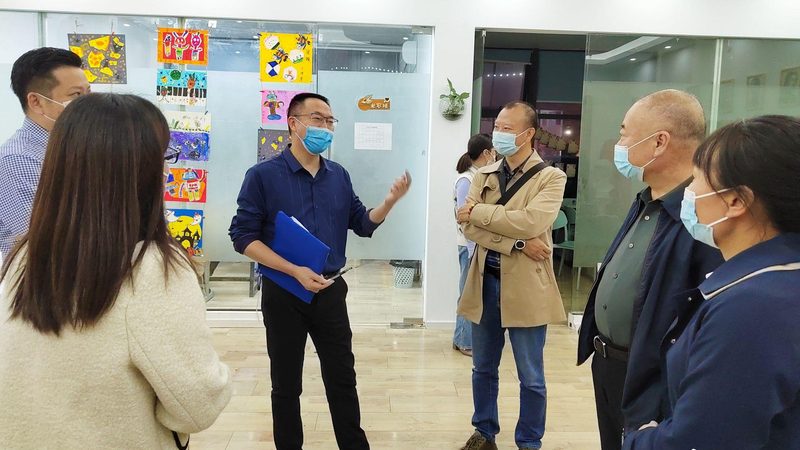 小标题：了解培训学校的资质