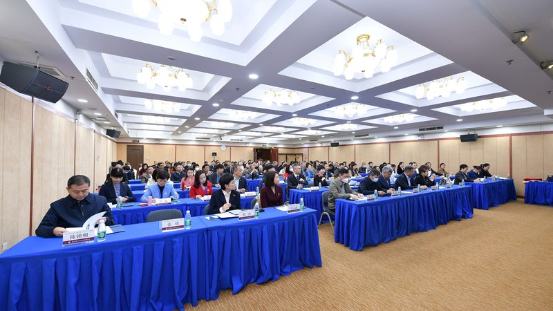 小标题：课程设计工具的重要性